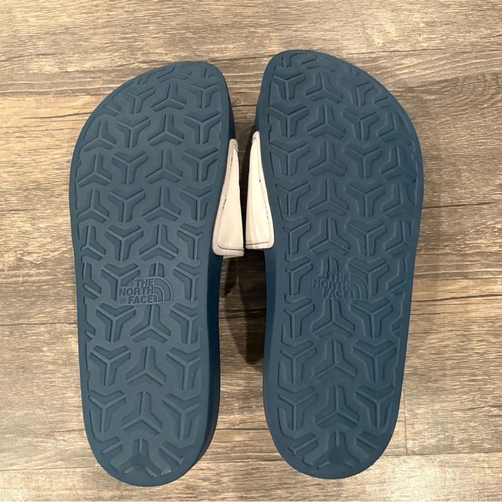The North Face Women’s Bade Camp III Slides - Size 9 🔴⚪️🔵 - Picture 4 of 7